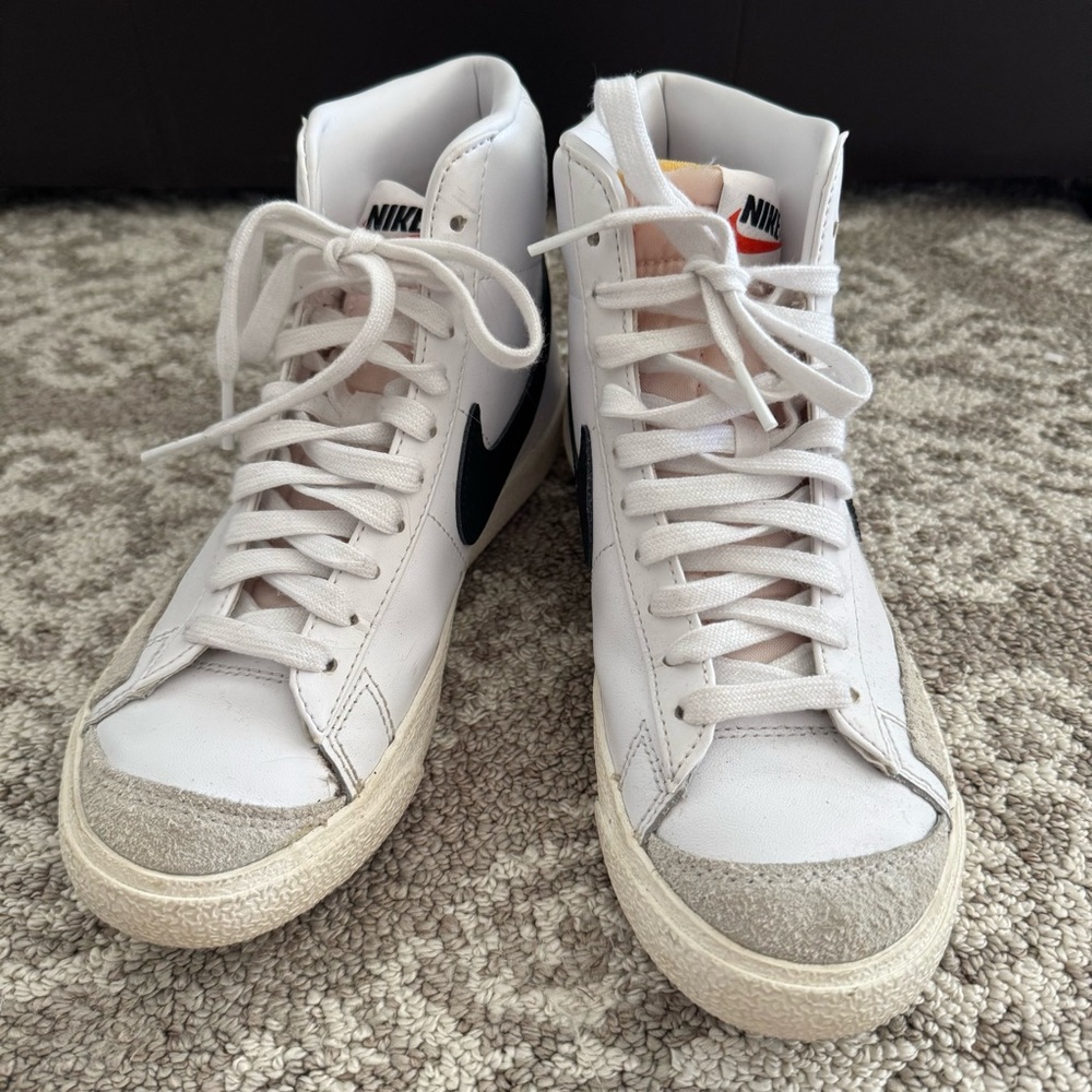 Nike Classic White and Black High-Top Blazer Mid ‘77 Sneaker, 6 - Picture 4 of 11